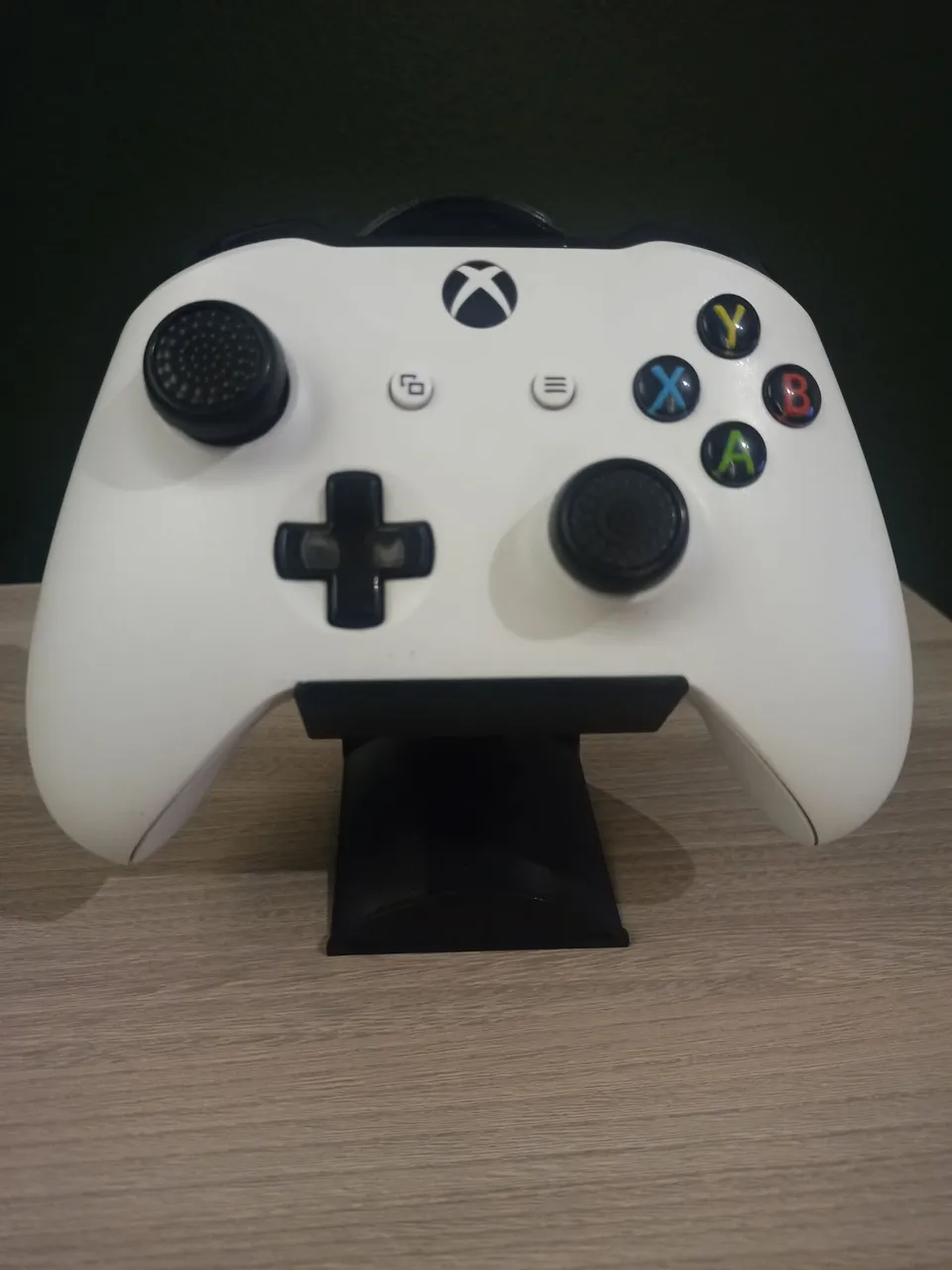 Controle Xbox Branco + Suporte - Perfeito para Gamers!