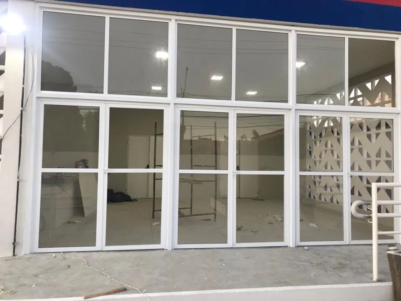 PORTÃO ALUMÍNIO / VIDRO / AÇO INOX / FACHADA ACM - Foto 2