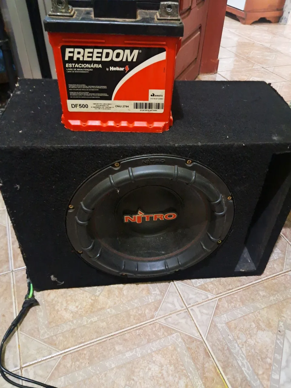 Subwoofer nitro de 800 mais módulo de 800 mais bateria auxiliar