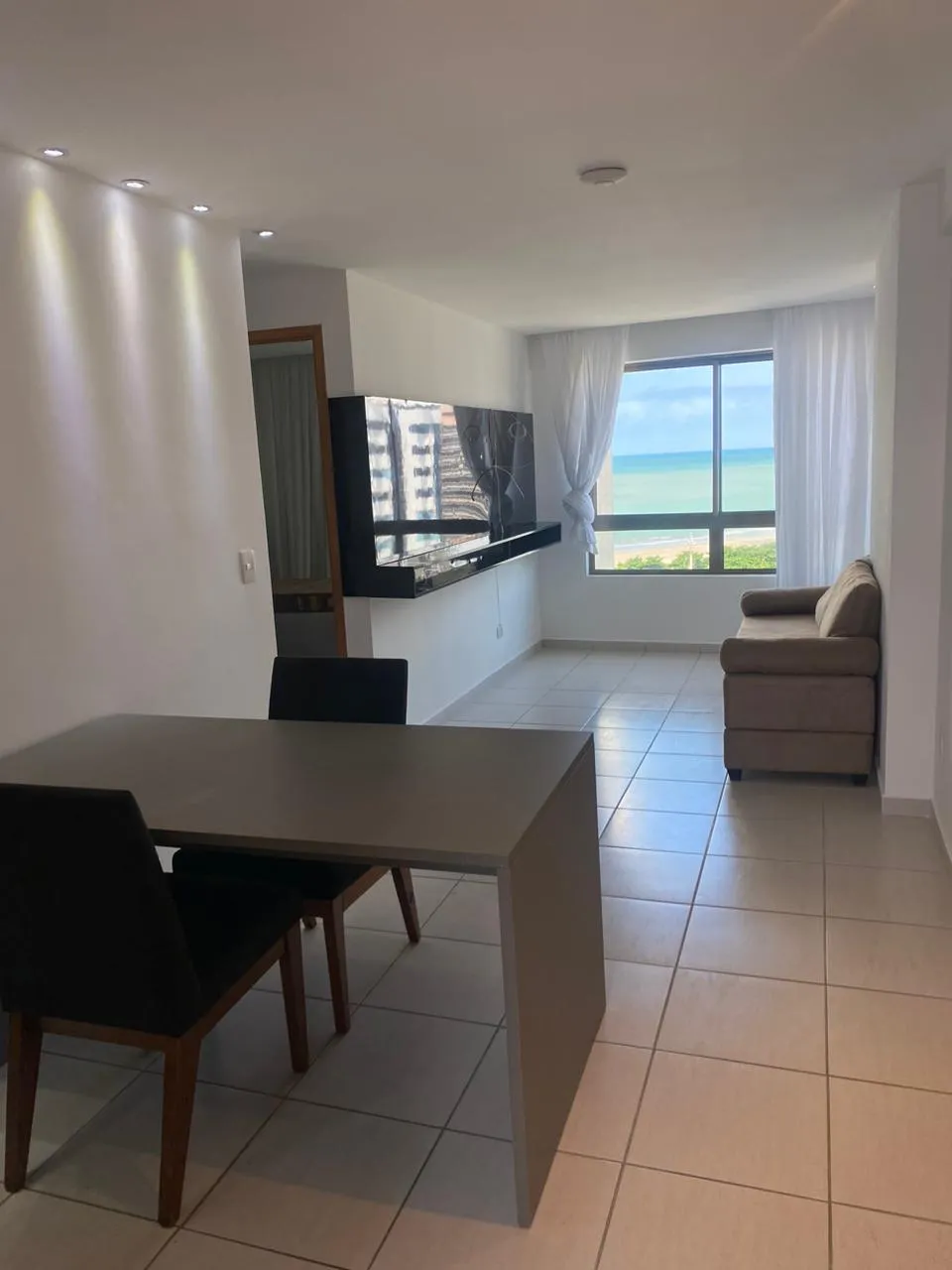 Apartamento para aluguel possui 58 metros quadrados com 2 quartos em Pina - Recife - PE