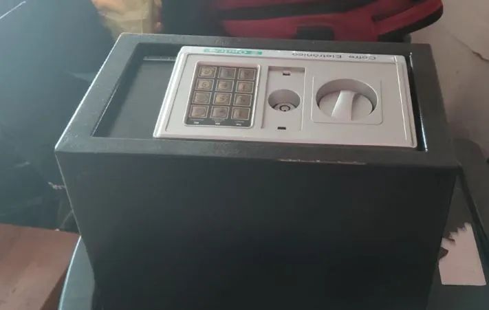 Cofre eletrônico com chave - Foto 4