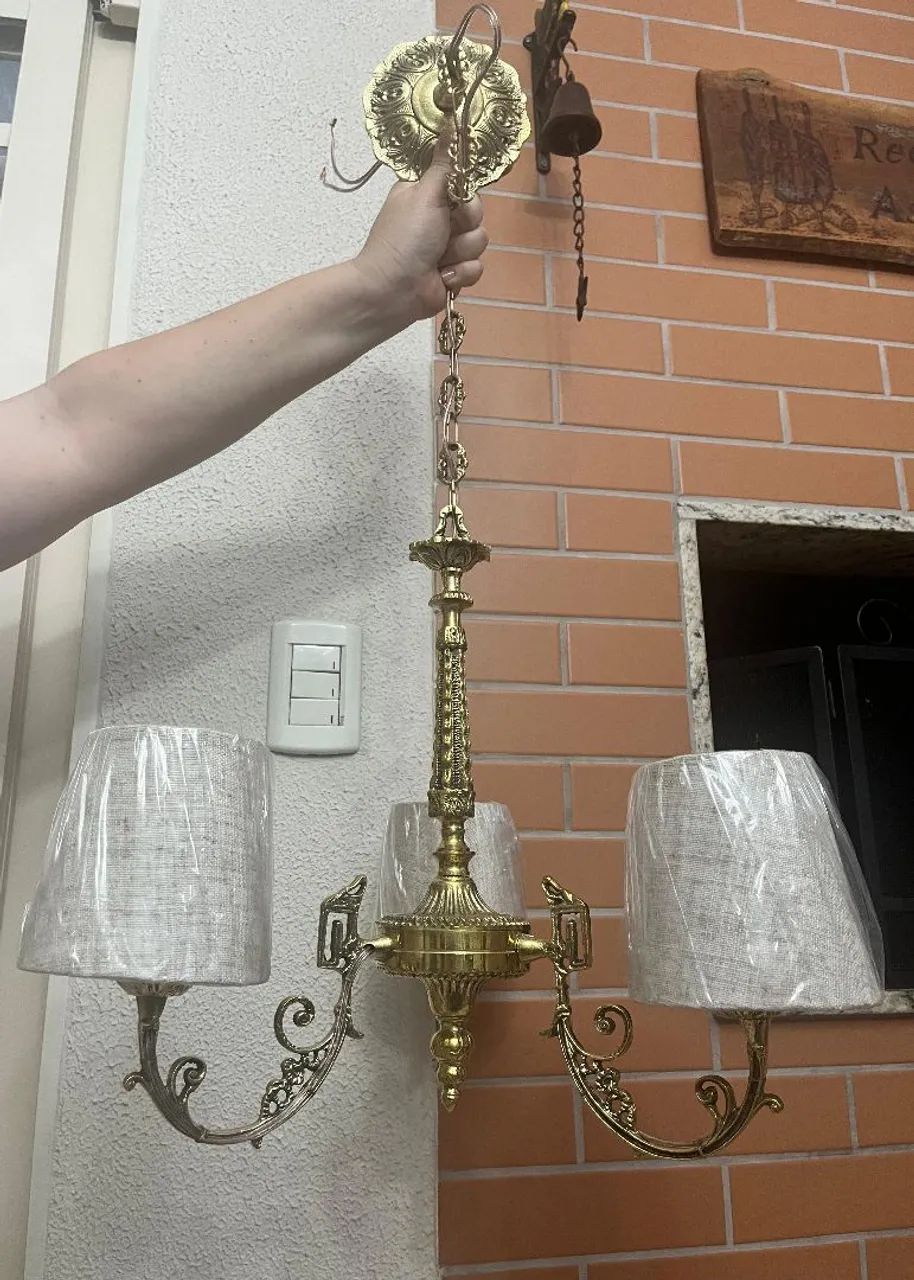 Lustre antigo em bronze maciço para três lâmpadas com cúpulas em linho - Foto 2
