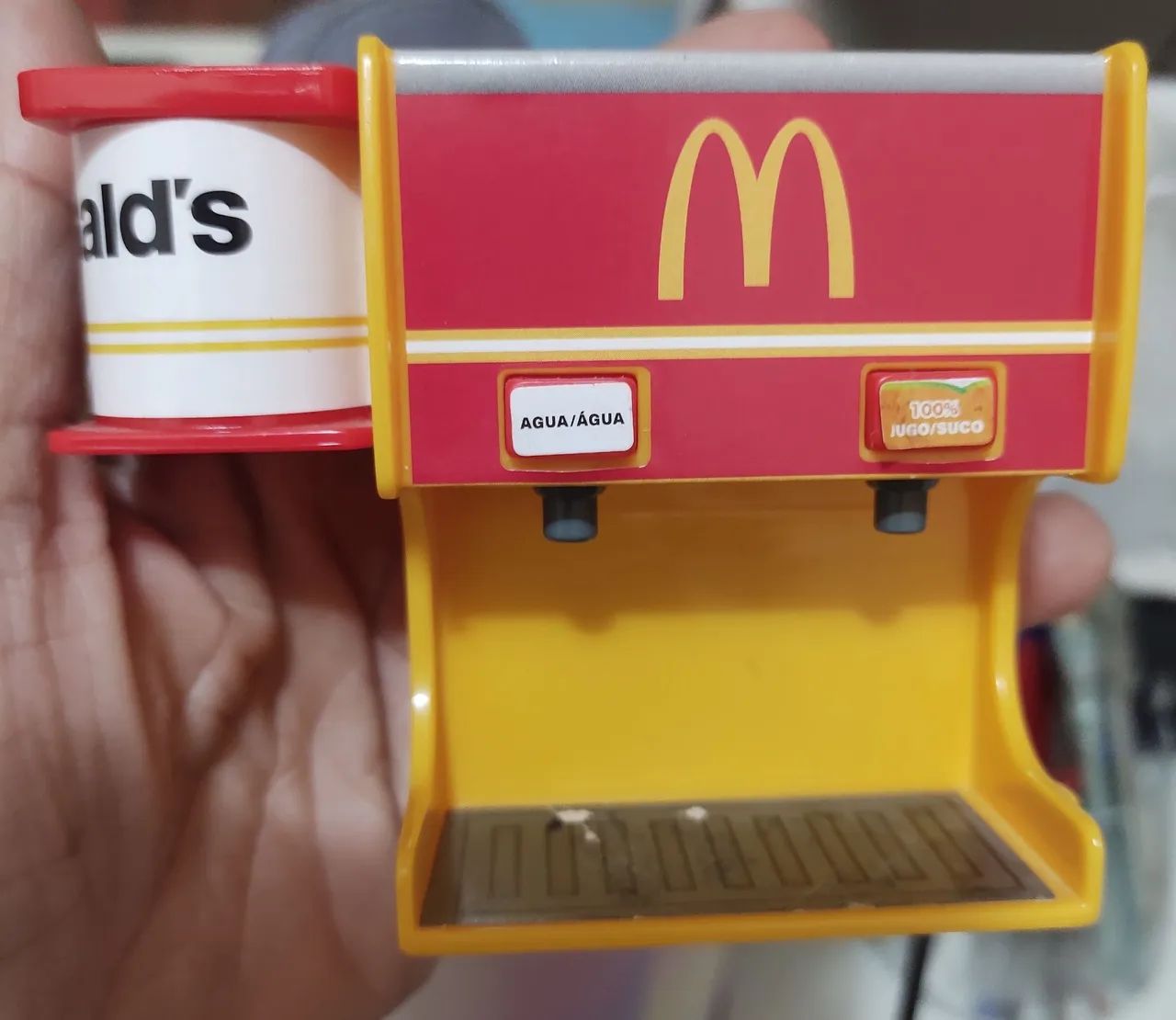 Miniatura da máquina de refrigerante McDonald's