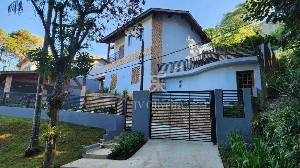 Casa em condomínioà venda, 322 m² com 3 suítes, 5 banheiros, 3 vagas - Granja Viana II - C
