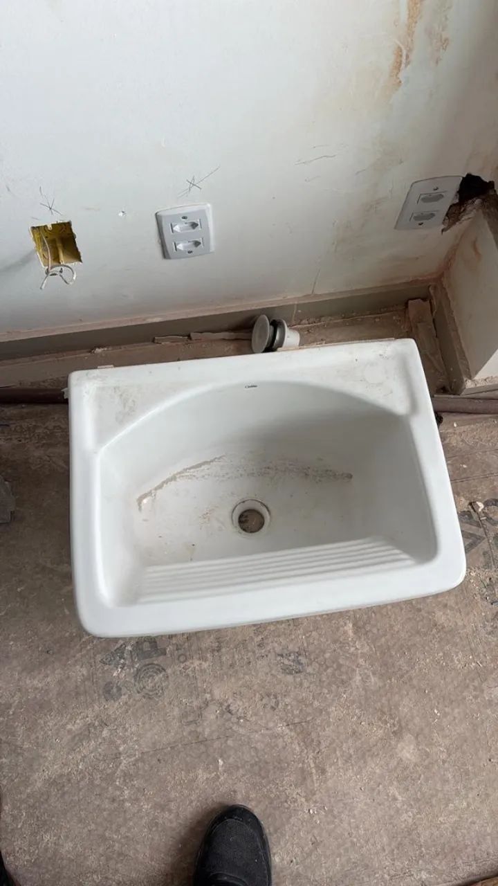 Granite countertop with sink64419088429185124