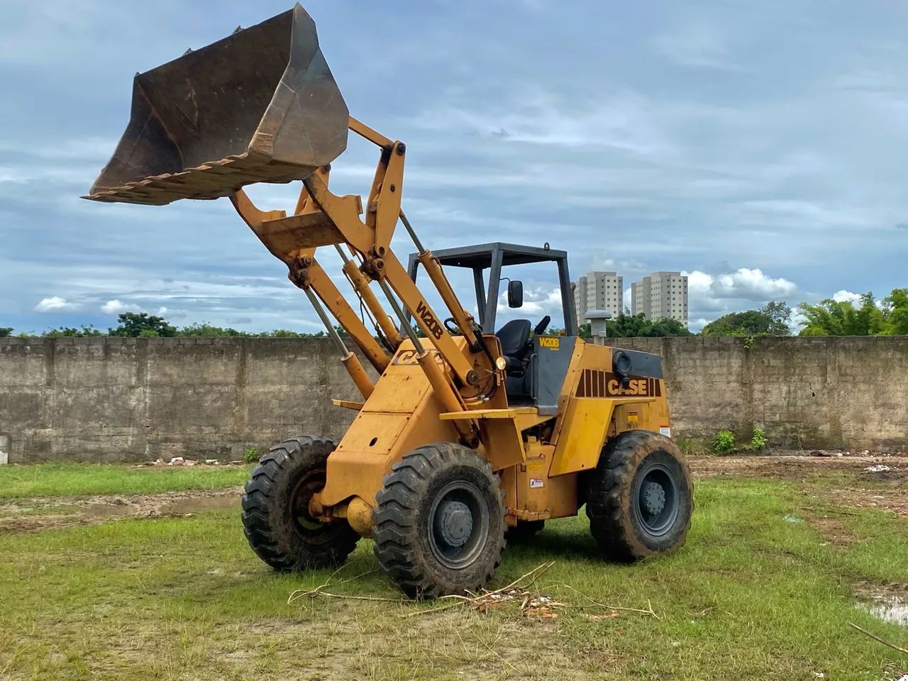 Pá Carregadeira Case W20B Turbo - Foto 3