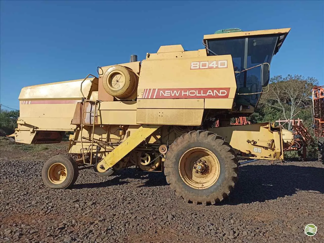 Colheitadeira New Holland 8040