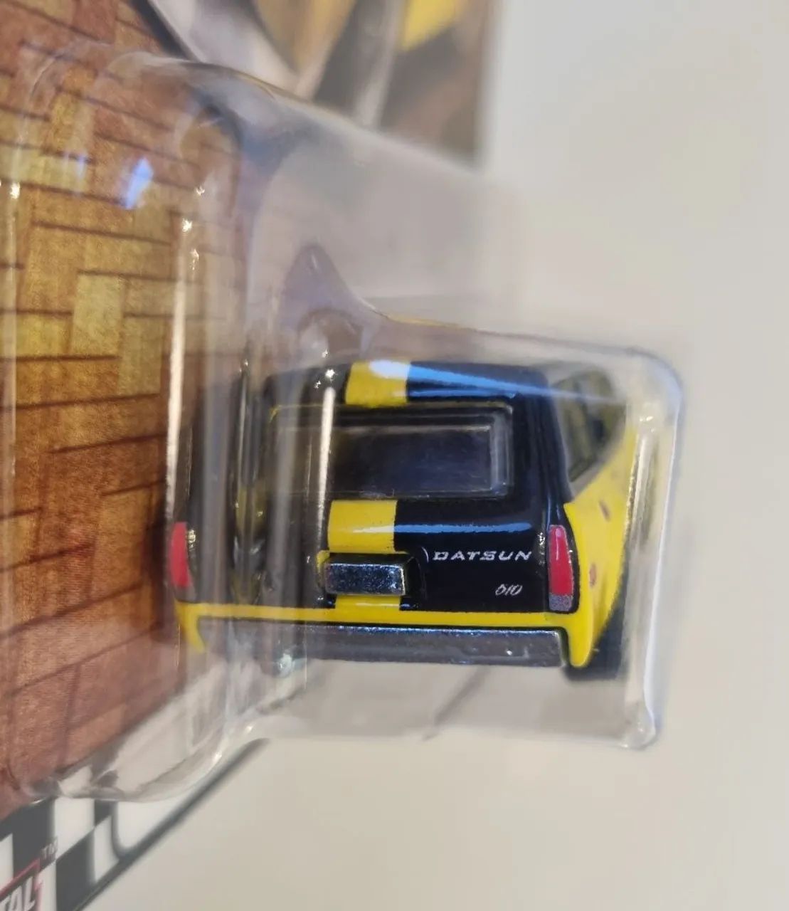 Hot Wheels Premium - Datsun 510 Wagon - Amarela Preta