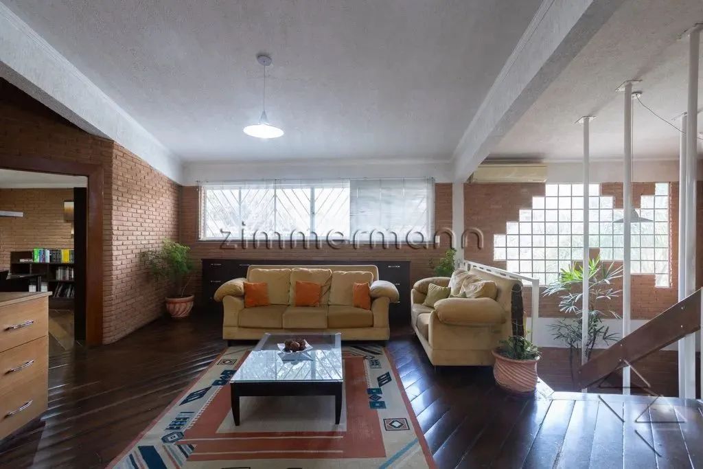 CASA COMERCIAL BUTANTÃ 6 VAGAS