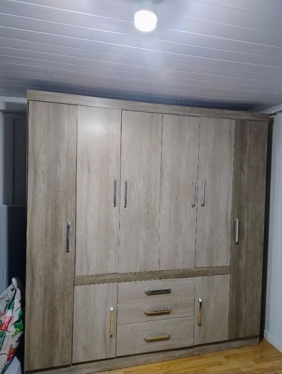 Guarda-roupa 8 portas e 3 gavetas  - Foto 4