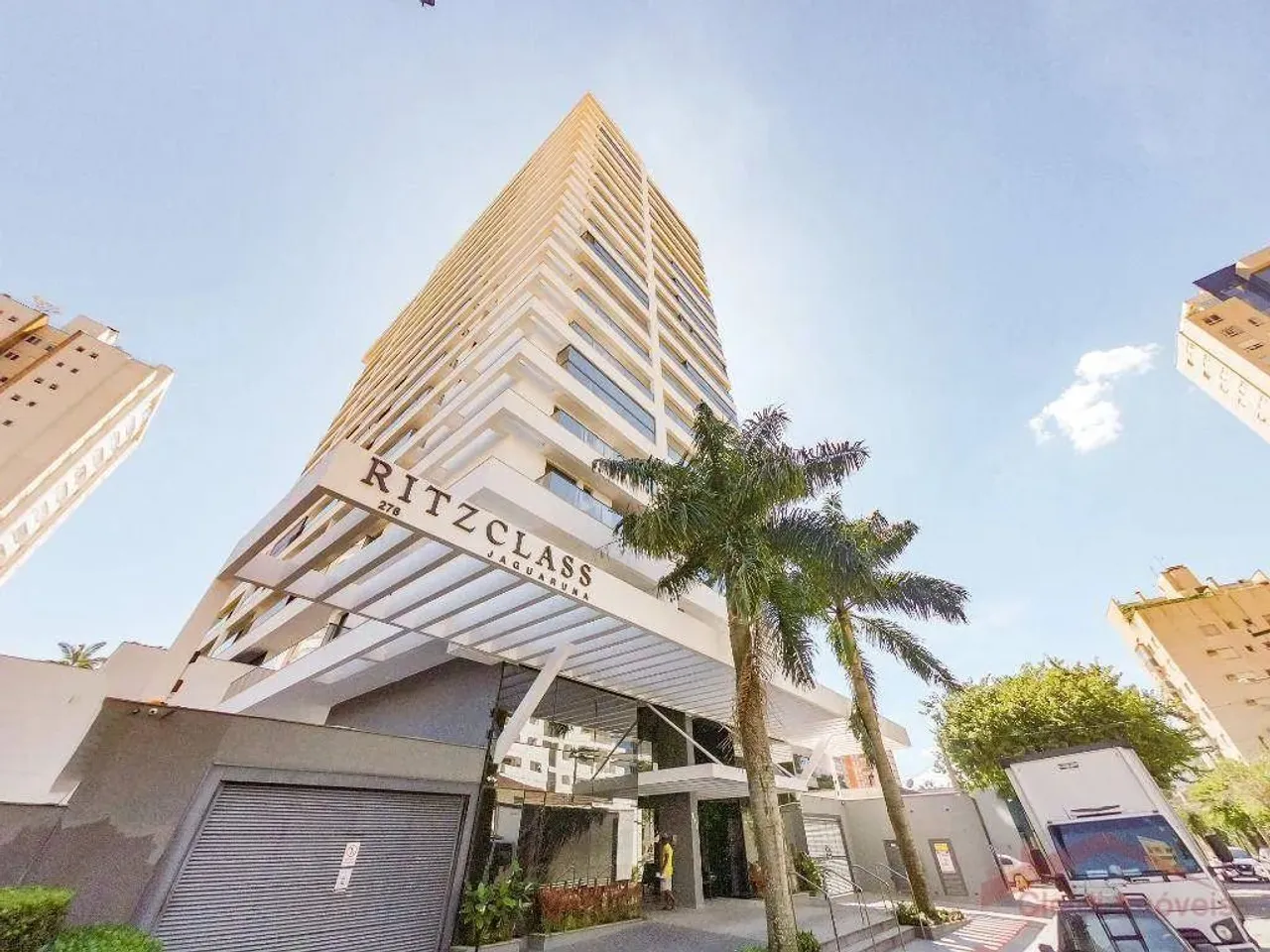 Apartamento com 1 dormitório à venda, 47 m² por R$ 438.051 - Centro - Joinville/SC