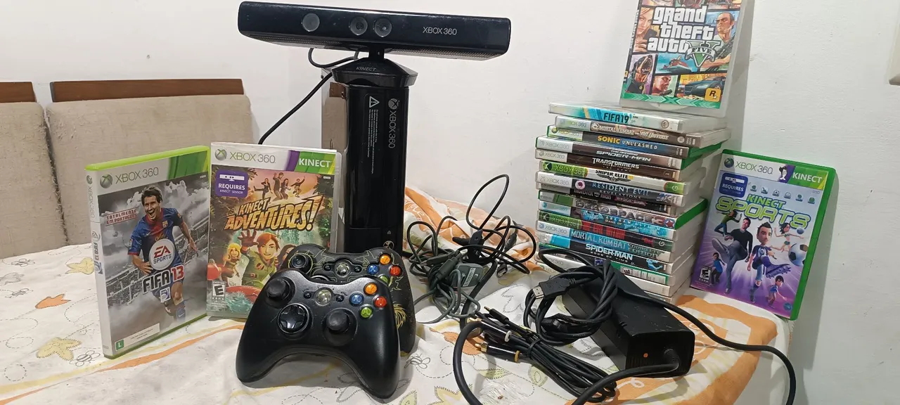 Xbox 360 com Kinect e Jogos e 500HD Defeito