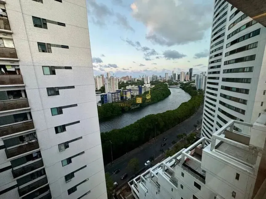 Apartamento 2 suítes com Vista Beira Rio na Madalena | Maison Matisse