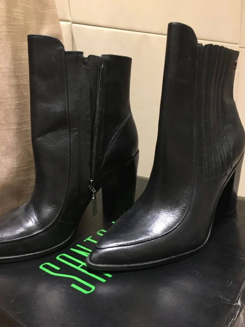 Bota com salto preta n. 38