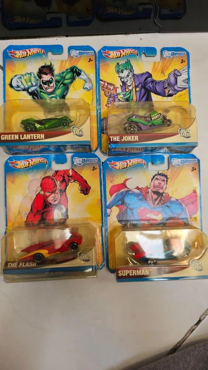 coleção de carrinhos Hot Wheels da série "DC Universe Character Cars"