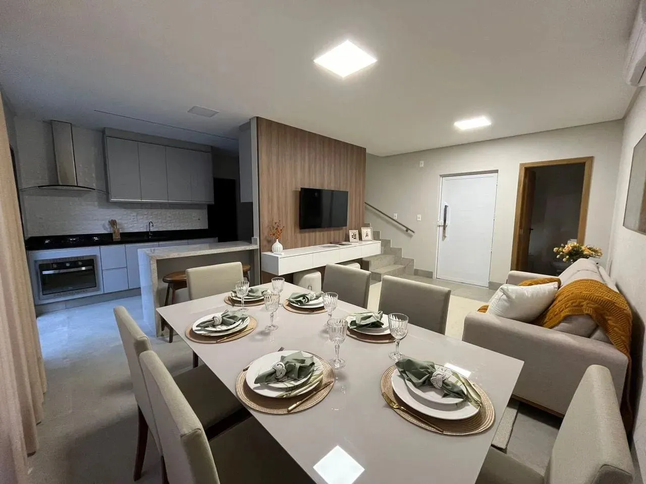 Sobrado em Condomínio Fechado Vila Rosa (próximo do Jardins Viena)