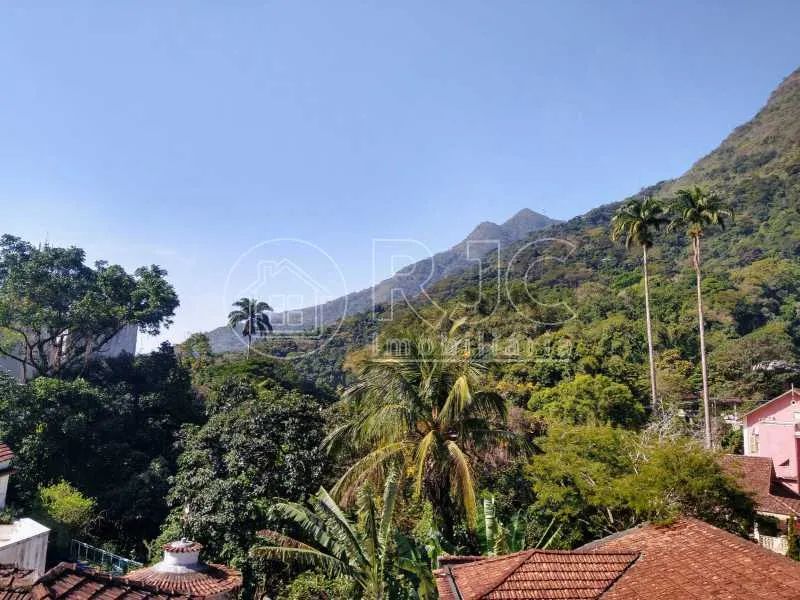 Apartamento para venda tem 165 metros quadrados com 4 quartos