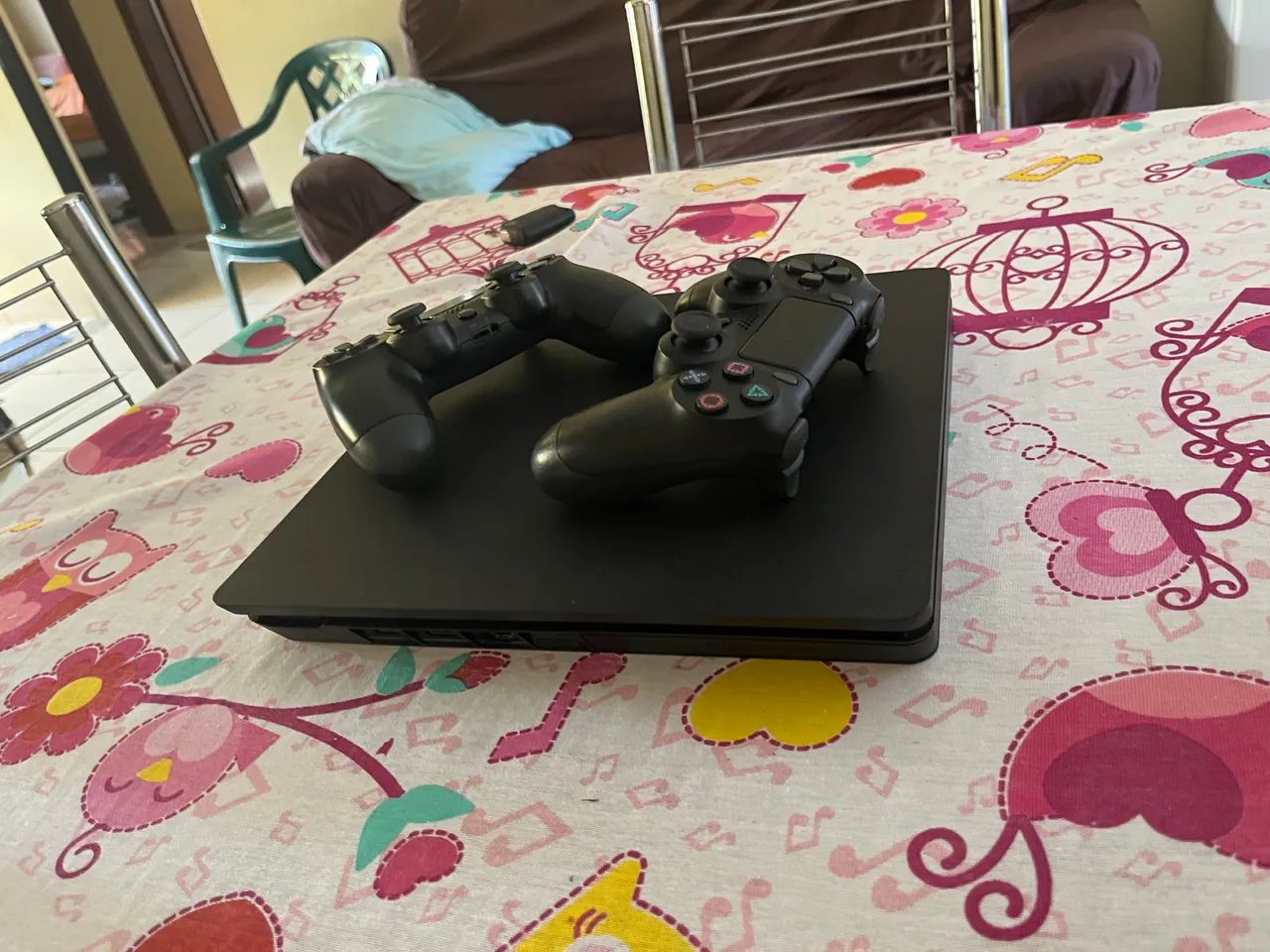 Ps4 com jogos na mídia vários jogos e dois fisico - Foto 4