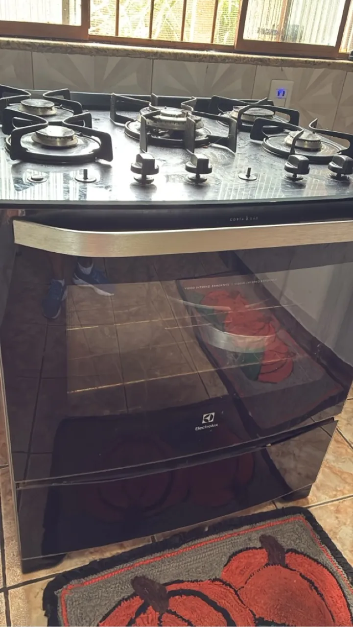 Fogão Electrolux 5 Bocas , mesa de vidro