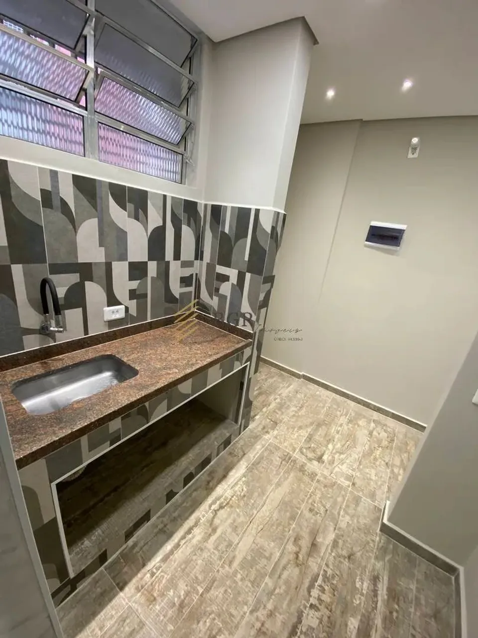 SALA LIVING À VENDA NO BOQUEIRÃO - SANTOS