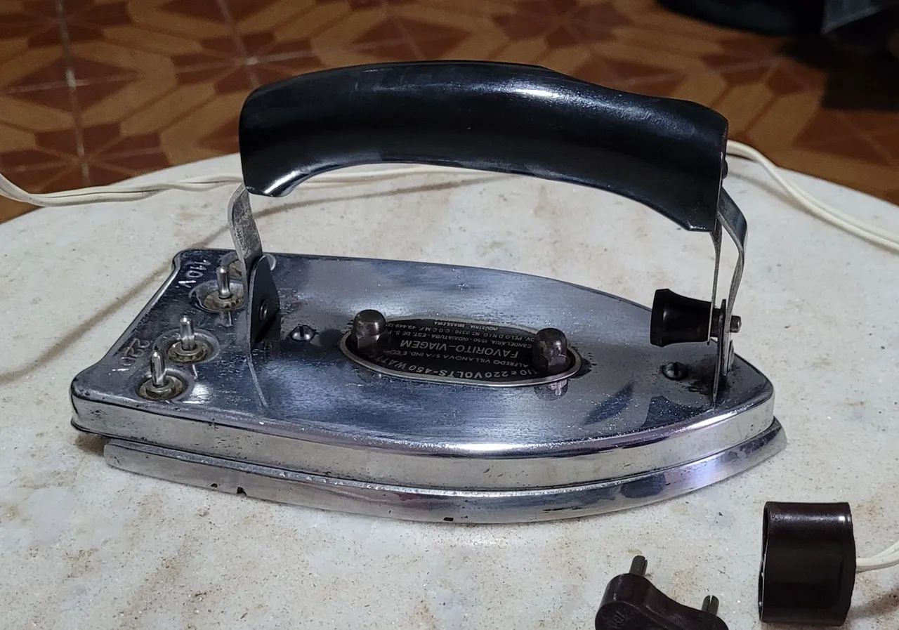 Ferro de Passar antigo Favorito-Viagem  - Foto 4