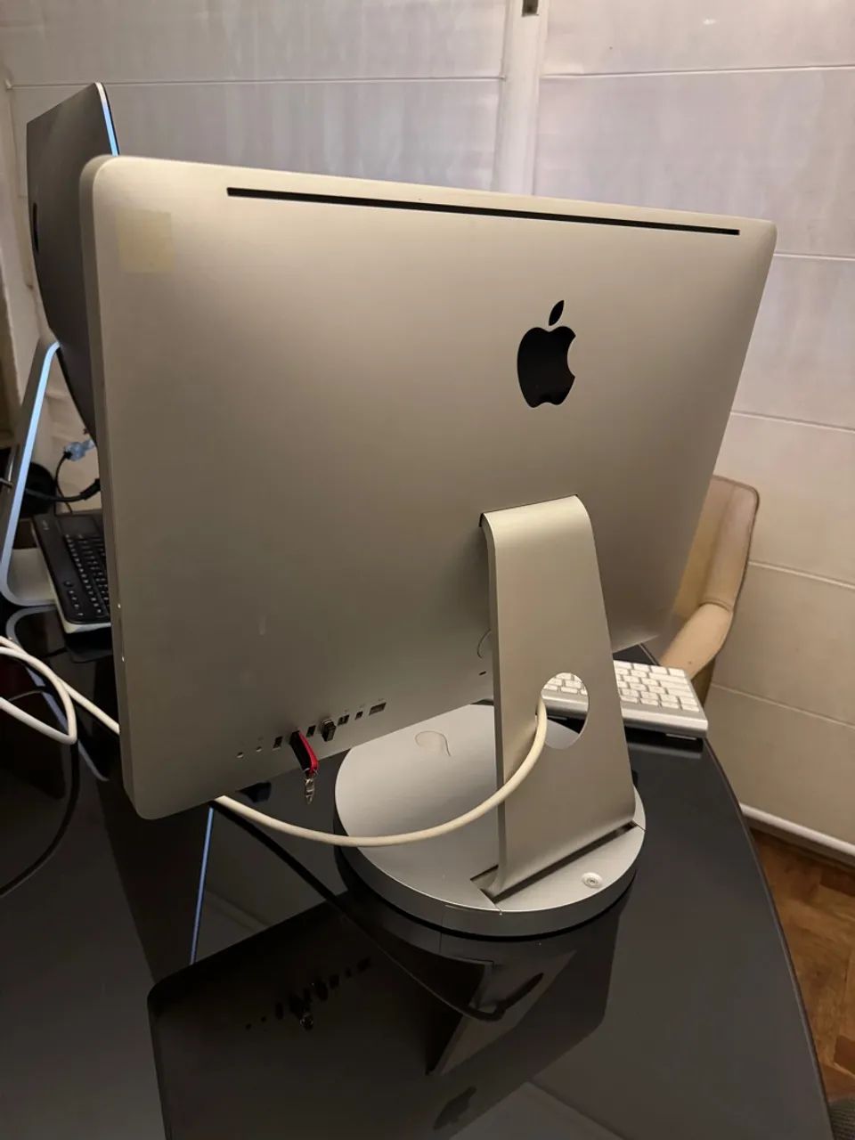 【新品SSD】Apple iMac 21.5インチ Mid 2010 Vende-se iMac 21.5-inch Mid 2010 i3 - Computadores e Desktops