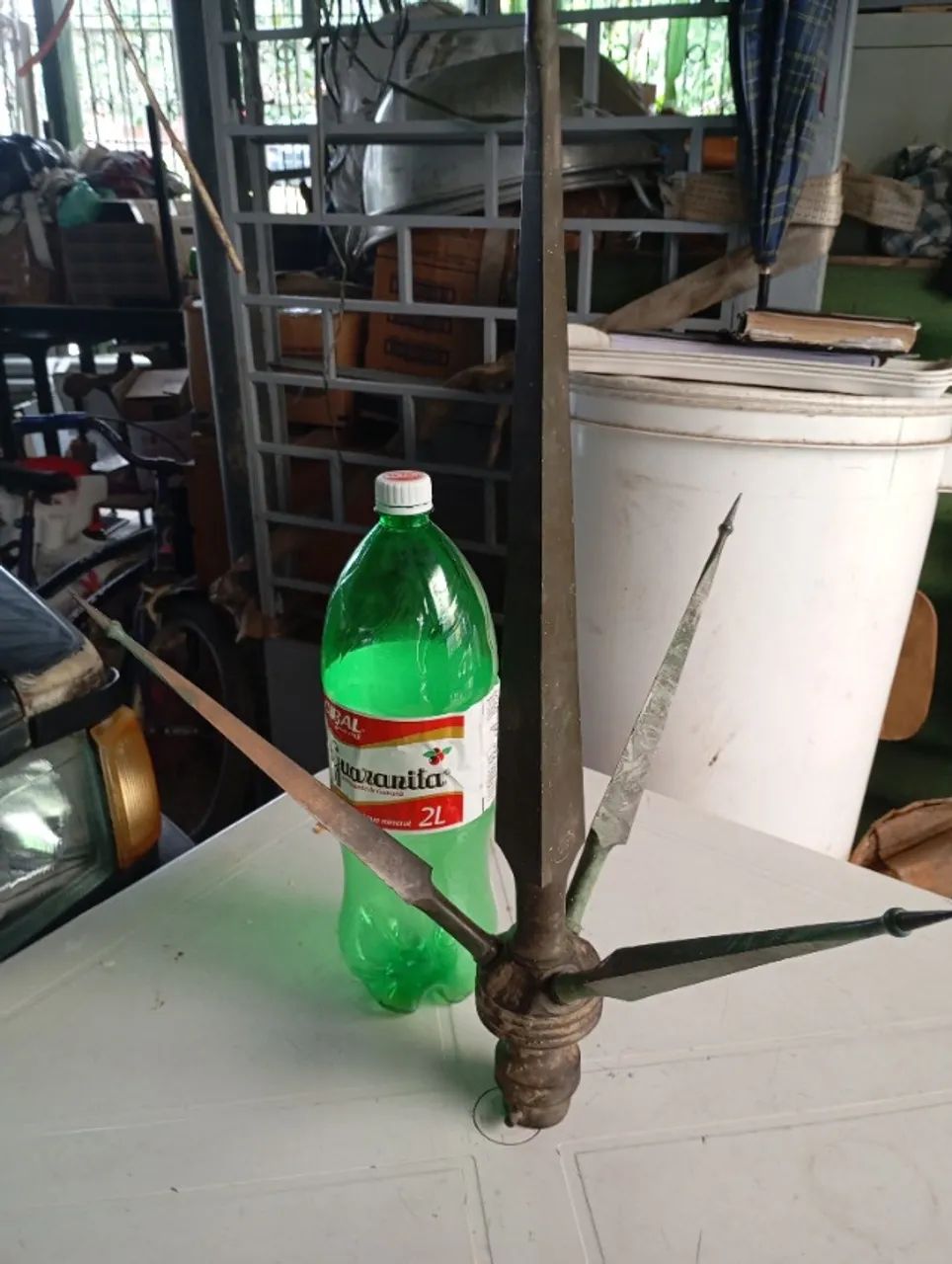 para raio antigo em metal 