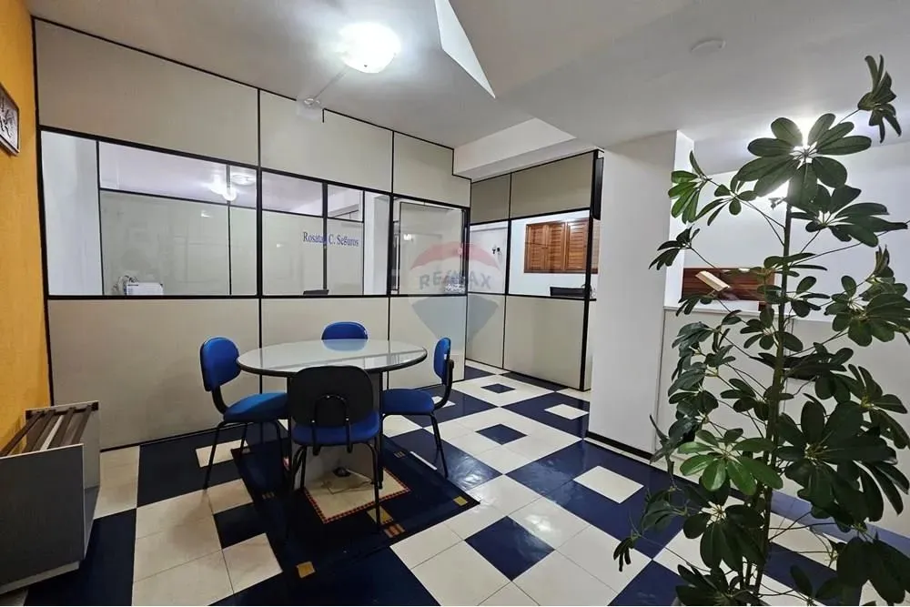 Sala Comercial com 89m² na rua Duque de Caxias, Centro de Nova Friburgo, à venda por R$399