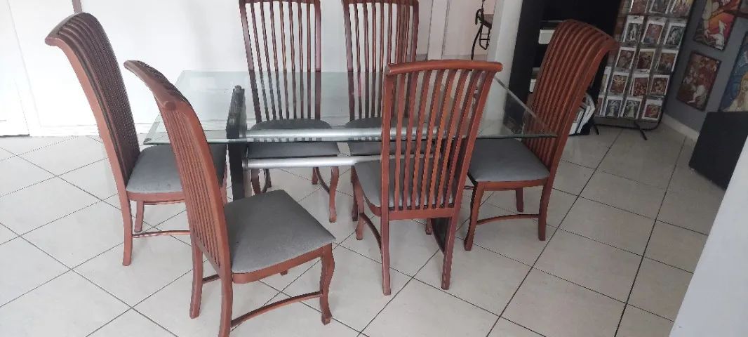 Mesa de Jantar c/ 6 Cadeiras OFERTA IMPERDÍVEL 