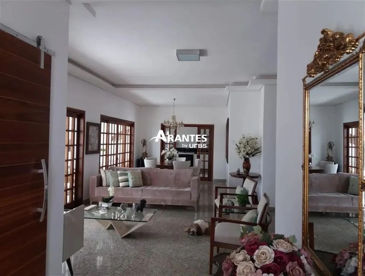 Casa com 210m² 3 quartos à venda no Jardim Karaíba