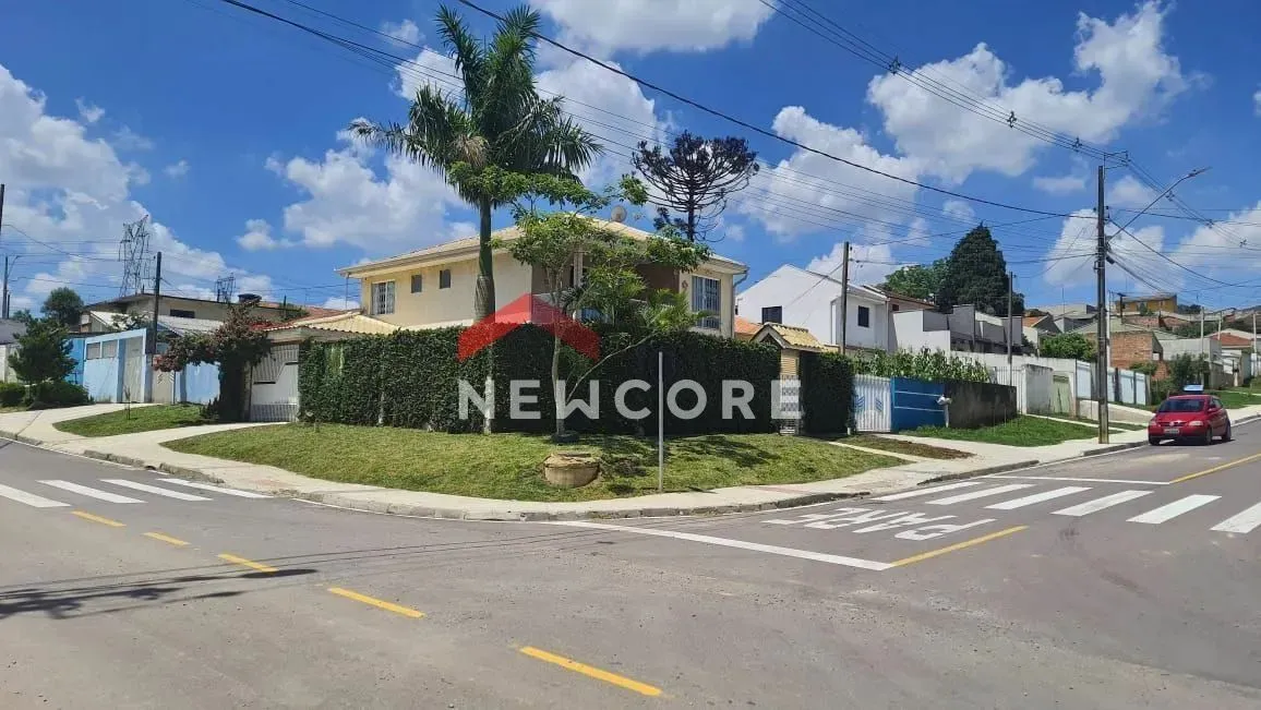 Sobrado em Rua das Amapolas - Campina da Barra - Araucária/PR