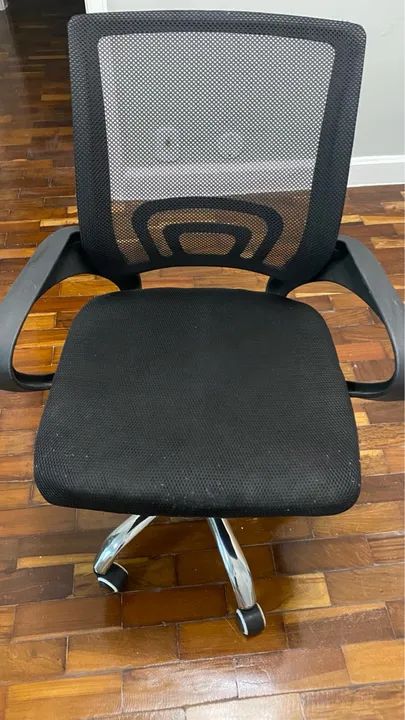 Cadeira de Escritório Giratória Mesh Preta