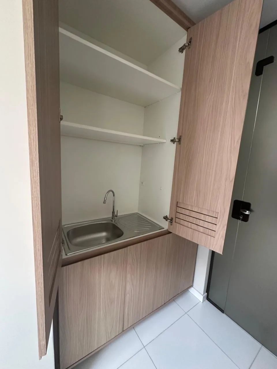 Alugo sala comercial mobiliada em coqueiros  - Foto 12