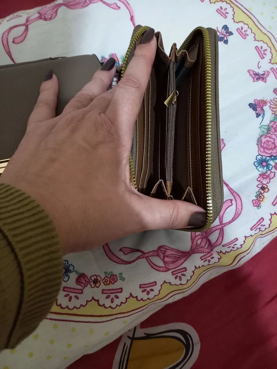 Bolsa a tiracolo nova com carteira - Foto 4