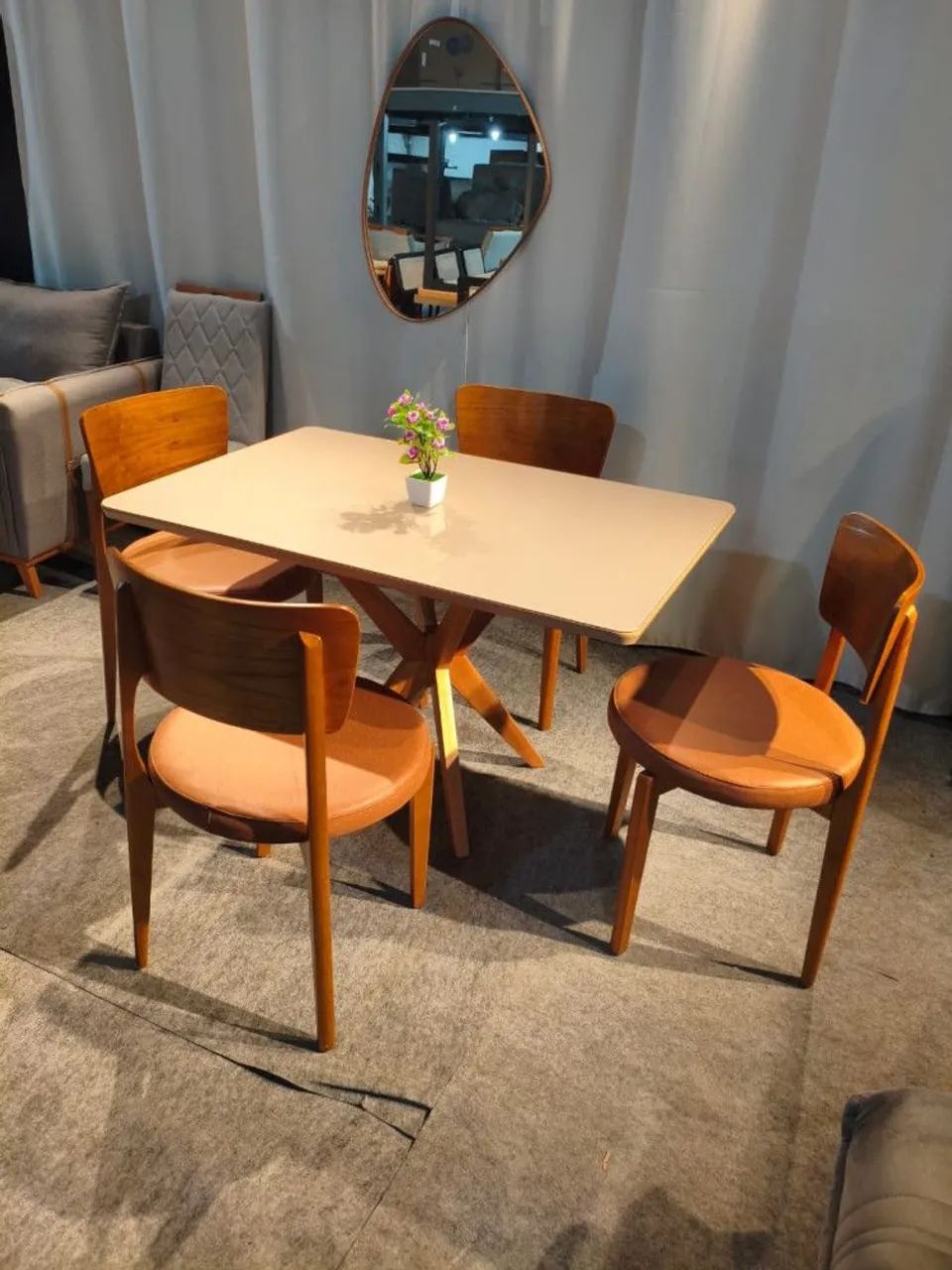 Conjunto de Mesa de Jantar com 4 Cadeiras