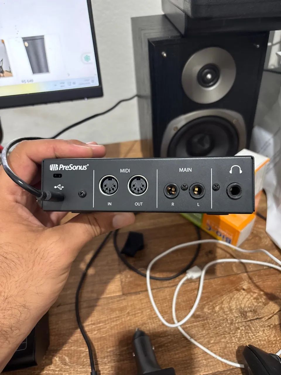 Interface de Áudio PreSonus Revelator io24 - Foto 2