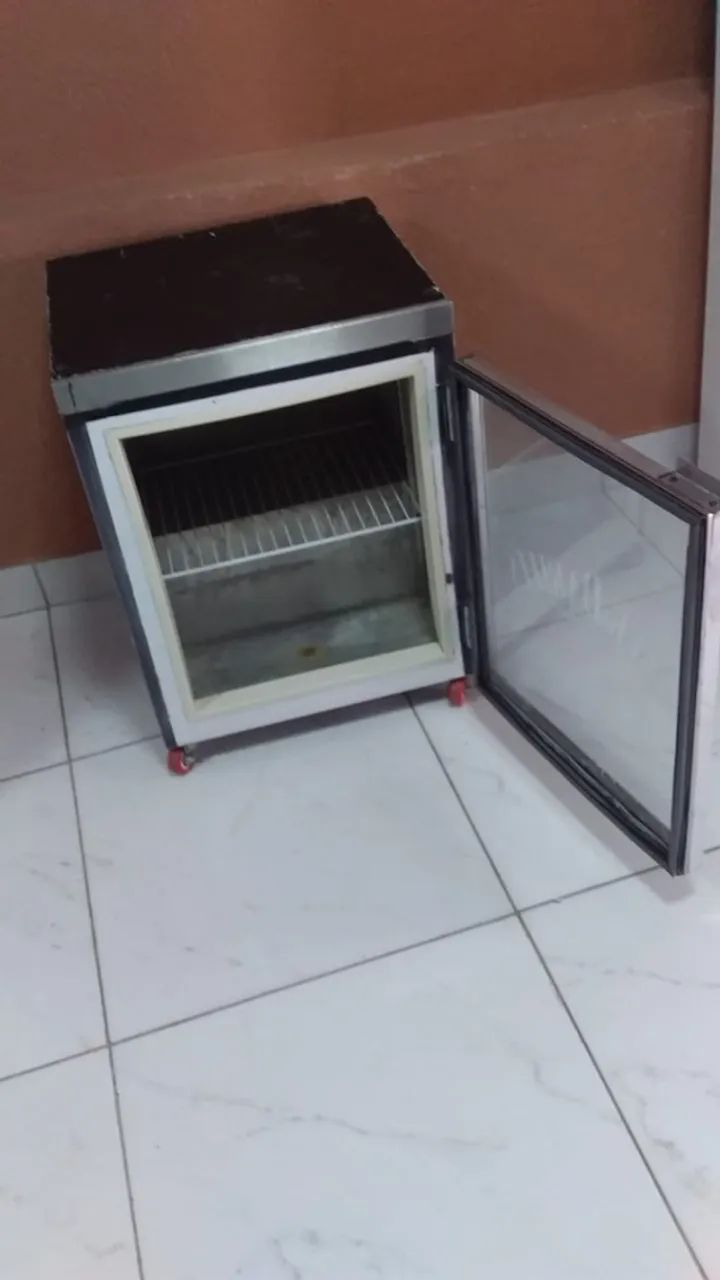 Vende-se mini freezer espositor - Foto 2