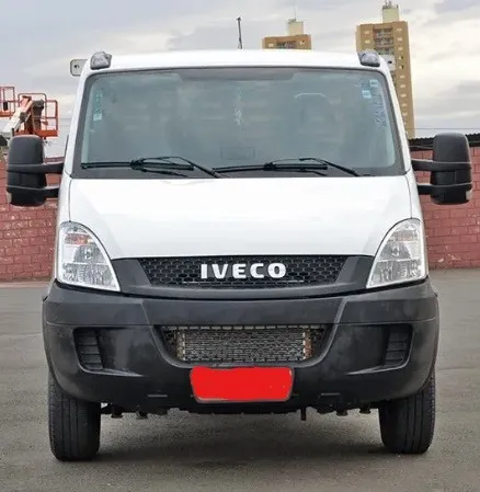 Iveco Daily Carroceria 2015 (Transferência de divida).