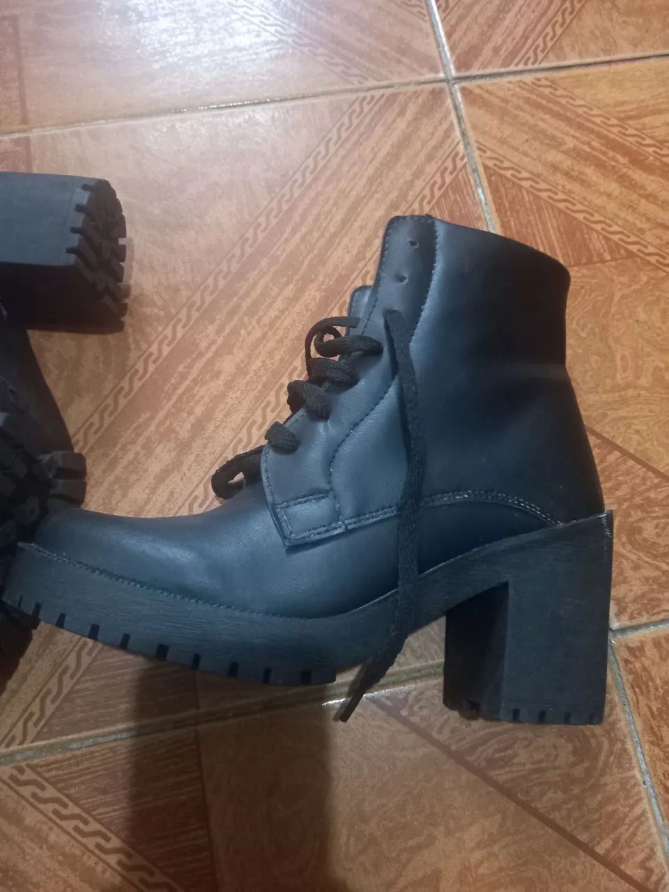 Bota preta de cano curto - Foto 2