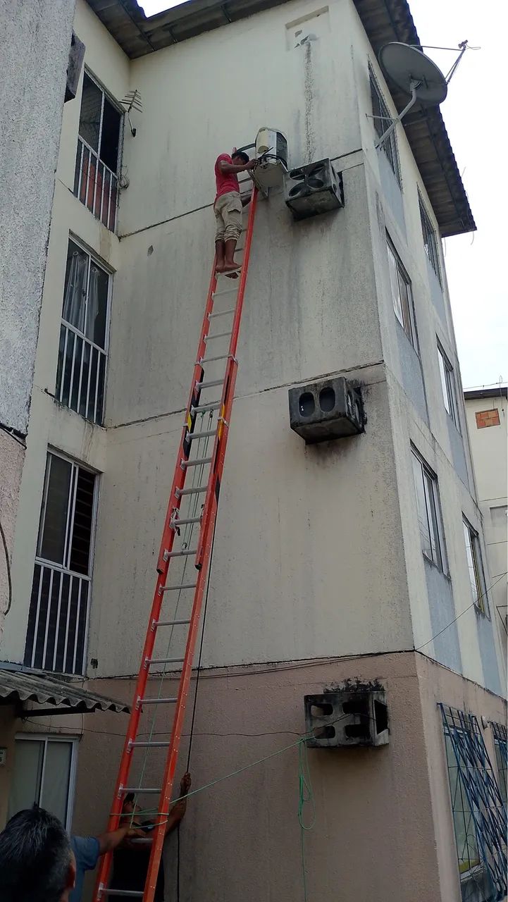 Escada de fibra 10 metro Aluguel 