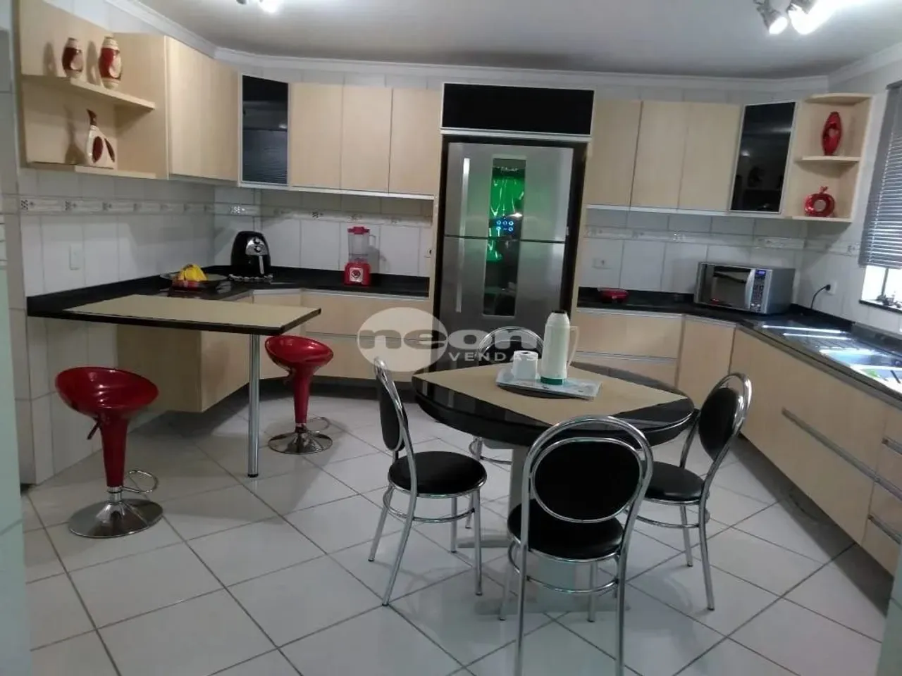 Sobrado à venda no bairro Nova Petrópolis com 3 dormitórios e 220 m² de área útil