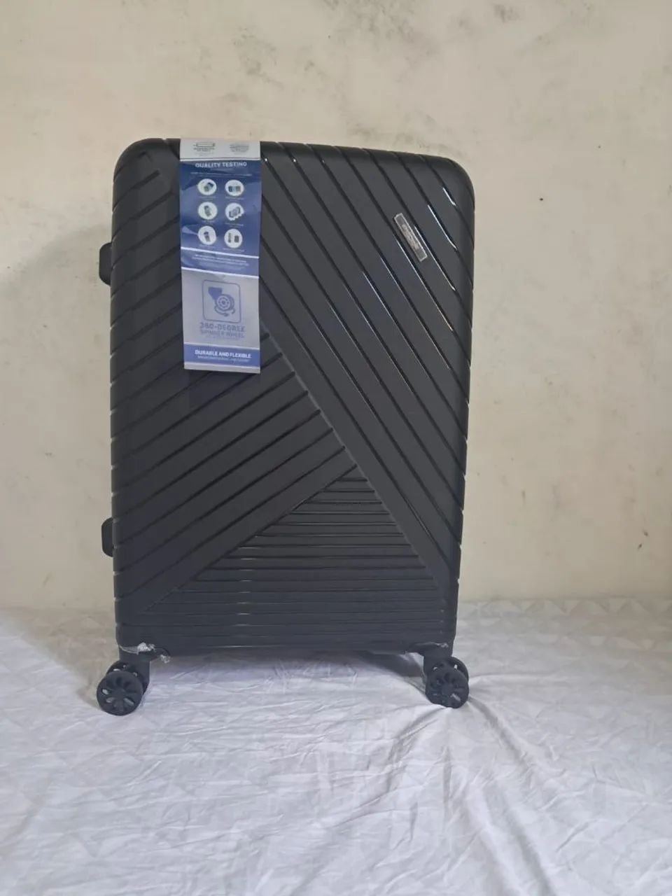 Mala de viagem despachante 30 kgpreta com design moderno - Foto 6