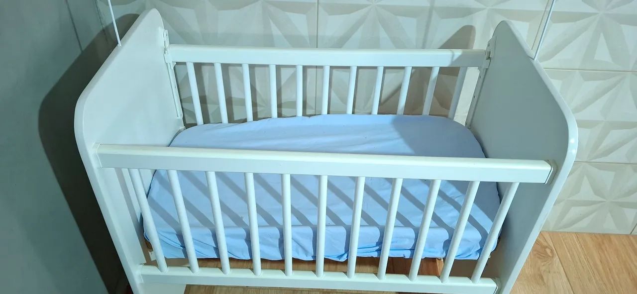 BERÇO COM COLCHÃO 
