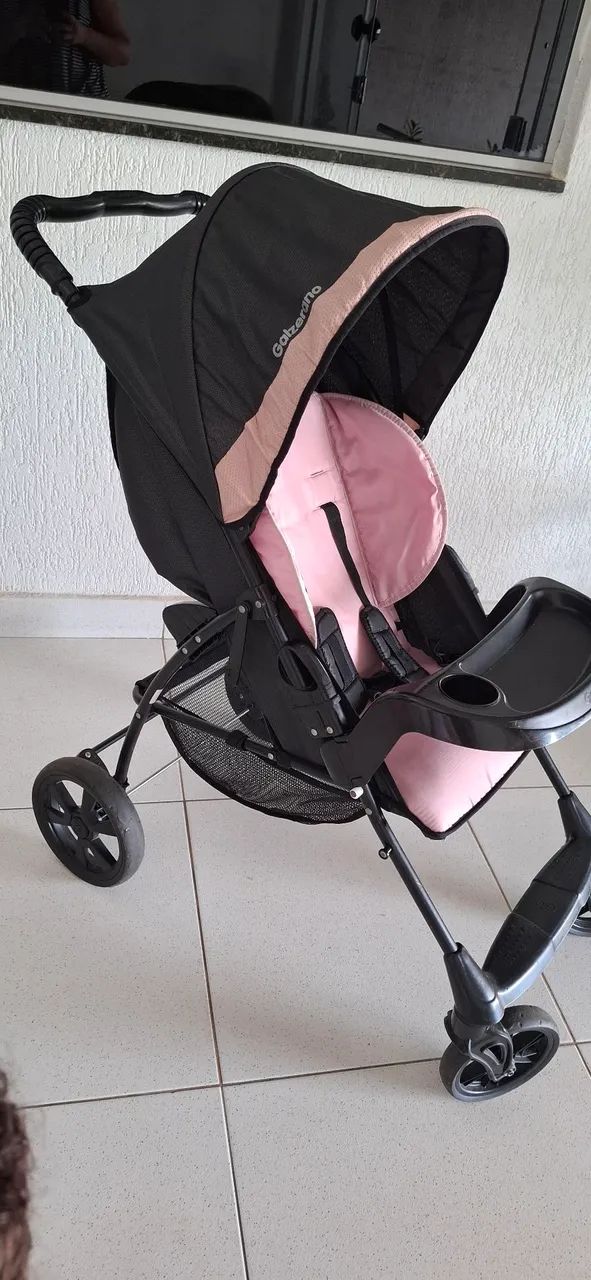 Carrinho de Bebê Golzerano - Preto e Rosa