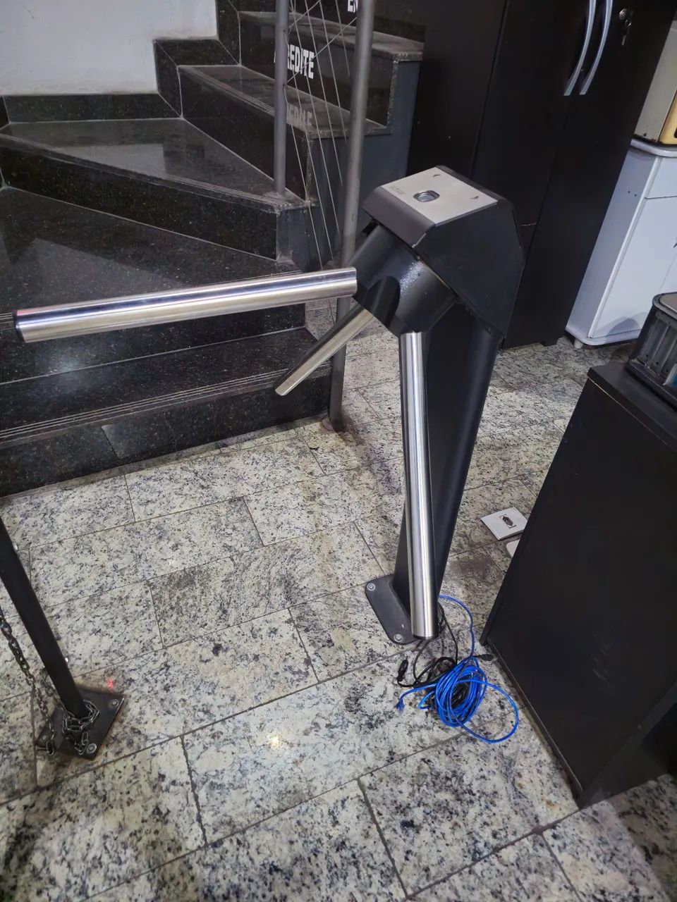 Vendo Catraca com biometria para academia/studio/box - Foto 3