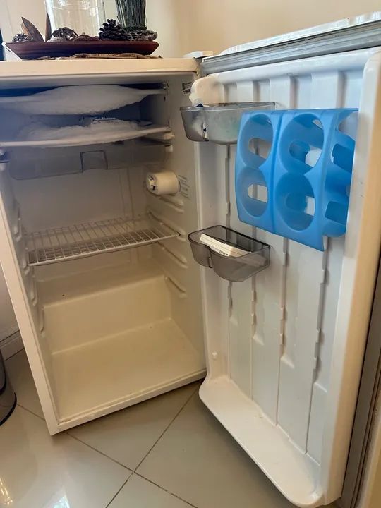 Geladeira Consul - Pequena e compacta - Foto 2