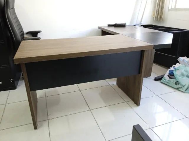 Mesa de Escritório em L Gebb Work em MDF Marrom 74 cm x 185 cm x 155 cm - Foto 4