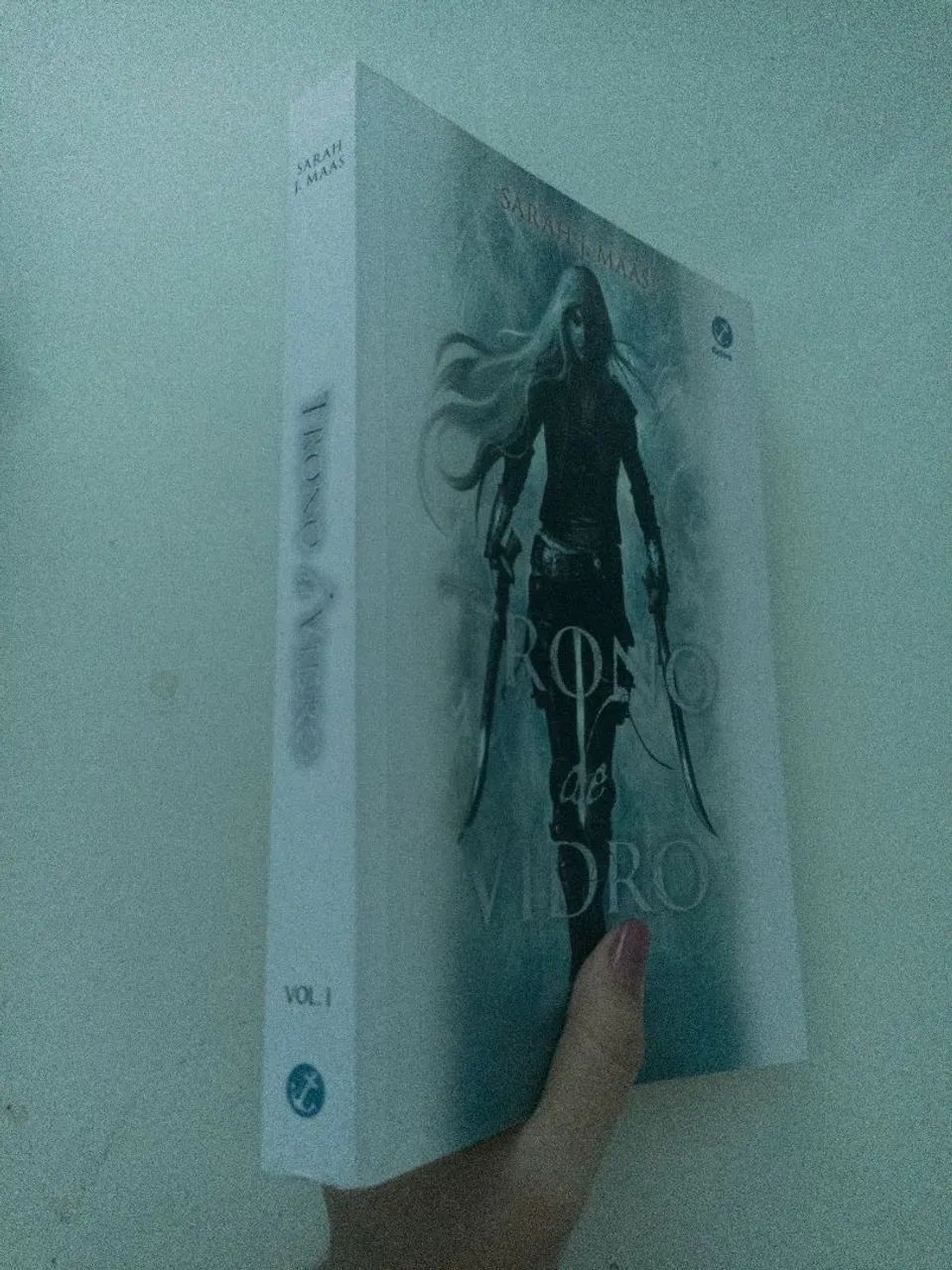 Livro "Trono de Vidro Vol. 1" - Foto 3