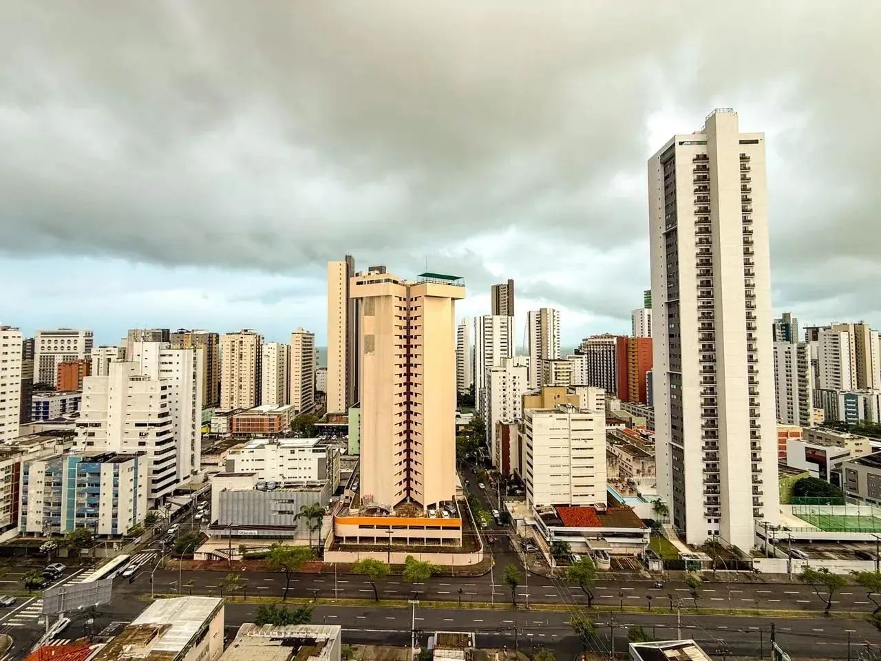 Lindo apartamento 100% reformado com o mais alto requinte e bom gosto ANDAR ALTO - Foto 14