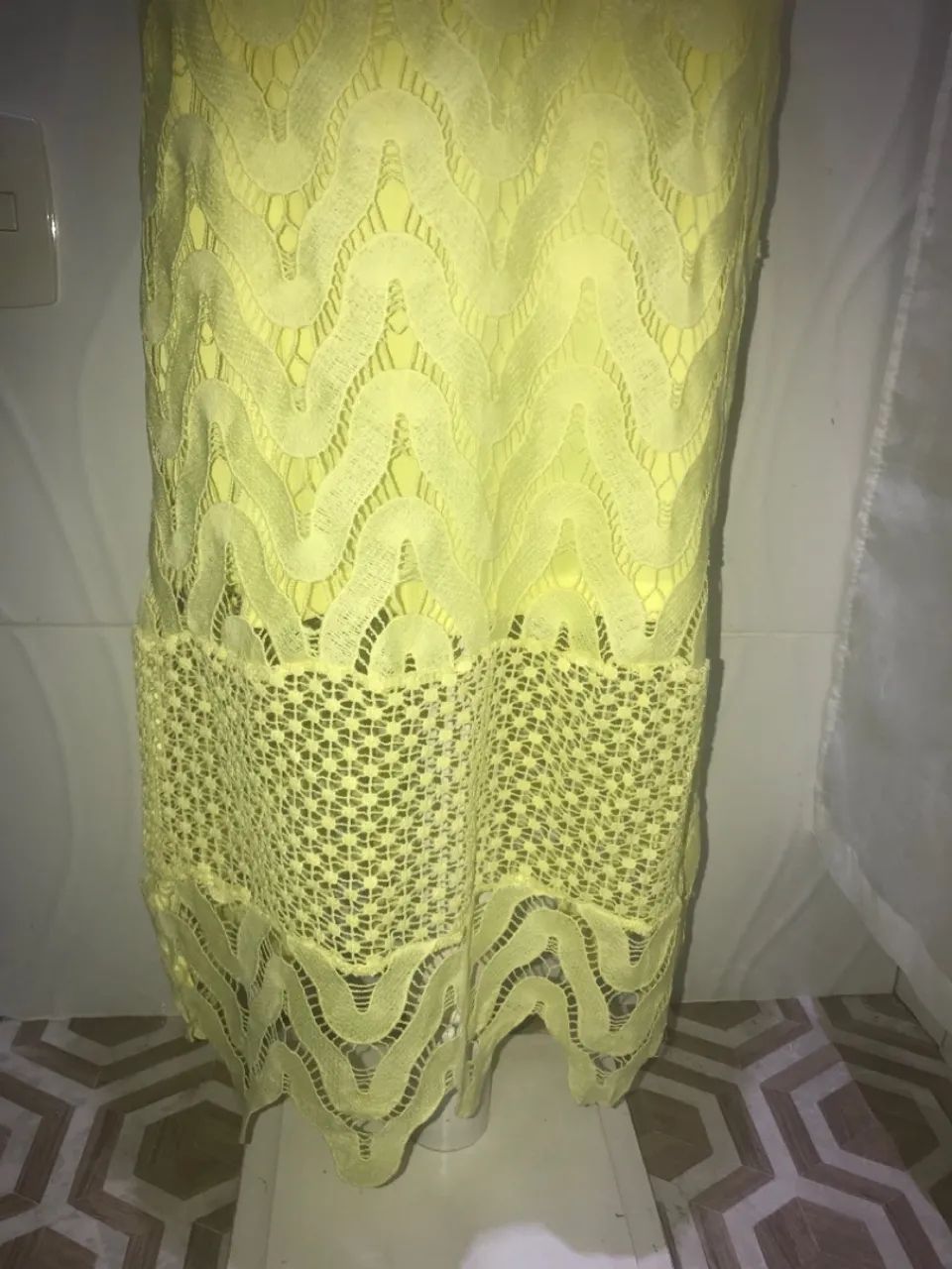 Vestido de Renda Amarelo Claro - Foto 3